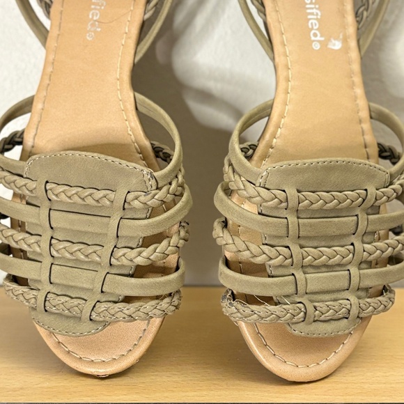 4/$10🎄City Classified Olive Tan Braided Sandals Size 7 - Picture 2 of 11